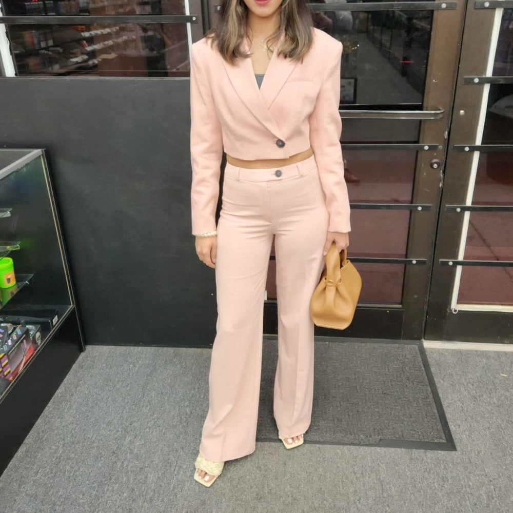 2 piece cropped blazer and pant set from Bershka!